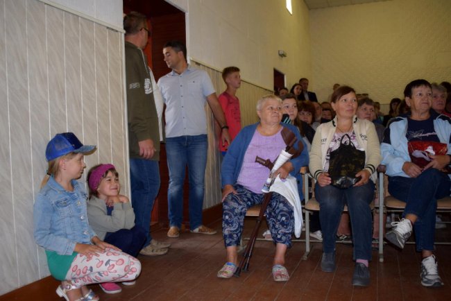 «Просимо Бога для вас здоров’я і щоб ви лишилися нашим депутатом», - волиняни до Степана Івахіва*