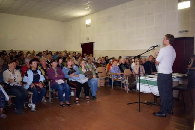 «Просимо Бога для вас здоров’я і щоб ви лишилися нашим депутатом», - волиняни до Степана Івахіва*