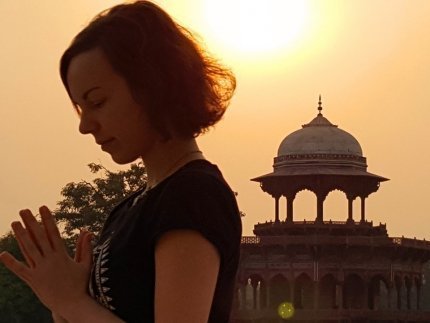 «Нотатки мандрівника» Христини Губської: несвященні корови, багато грошей та еротика