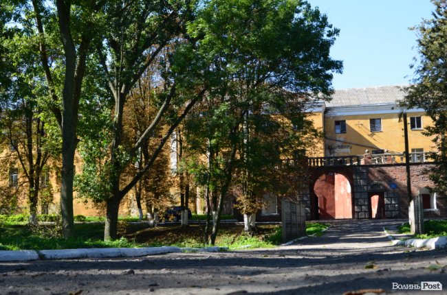 Замок божевілля і Невідомий №3: життя за стінами олицької психлікарні