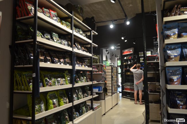 Голландка і українець створили у Луцьку рибальський шоурум Caro Carp*