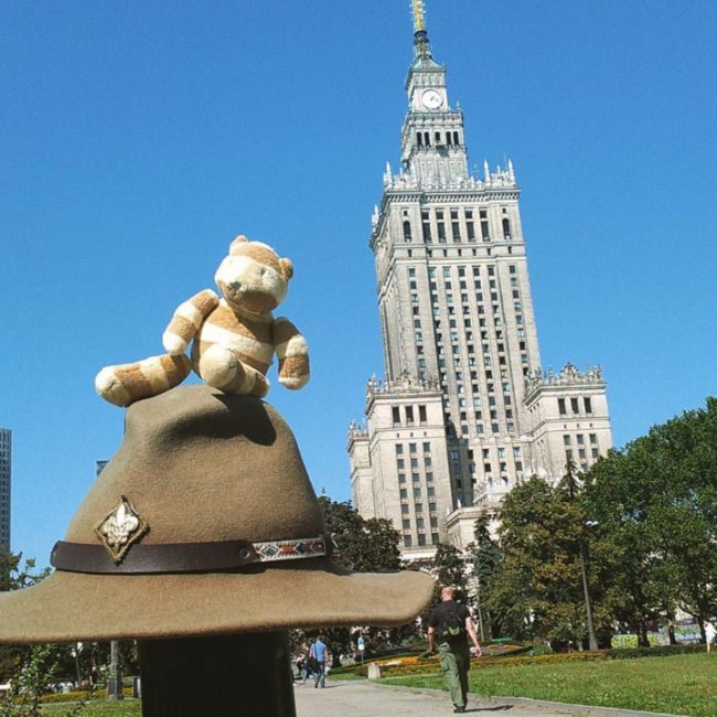 Ной біля Варшавського палацу культури та наук