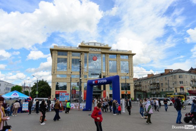 Морозива багато не буває: у Луцьку влаштували грандіозне свято найсмачніших солодощів та найяскравіших емоцій. ФОТО*