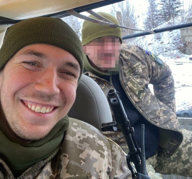 «Тільки те світло, яким він був і яке залишив, тримає на світі». У пам’ять про Вадима Гринюка, вбитого Росією на аеродромі у Луцьку