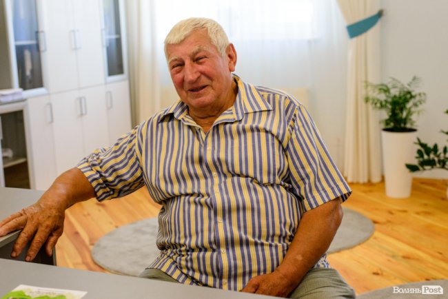 «Обрав би цей шлях знов»: чоловік 50 років працює бляхарем на «Житлобуді-2»