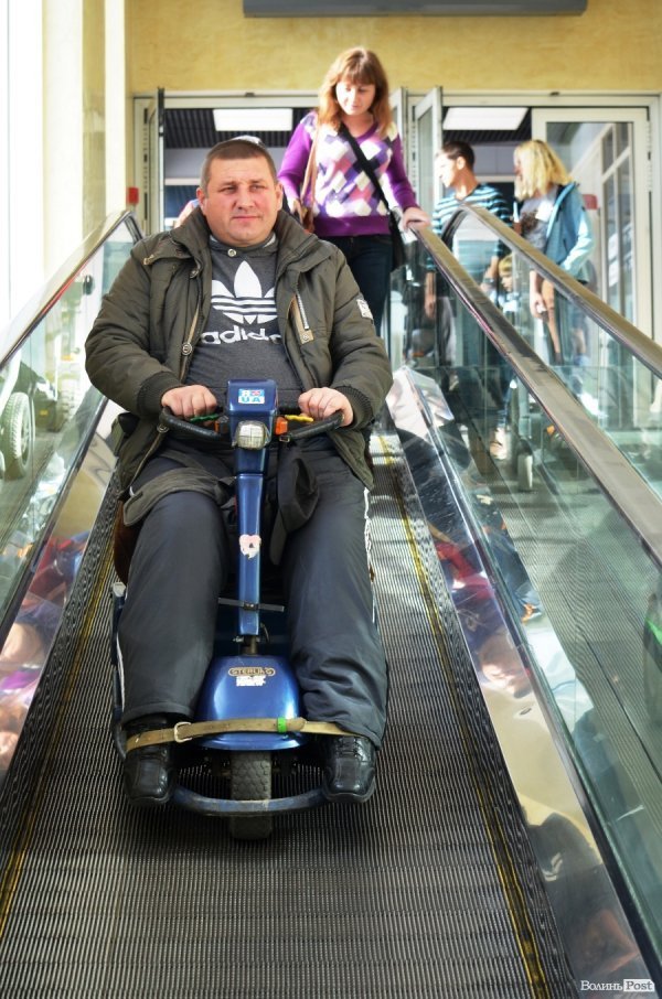 Місто перешкод: у які заклади Луцька можна потрапити на візку?