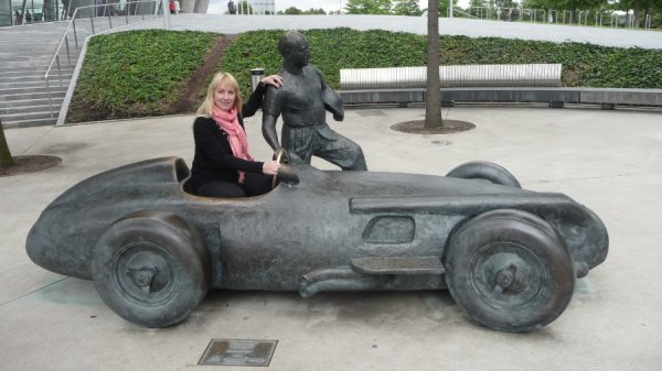 Штутгарт, Німеччина. Музей Мерседес