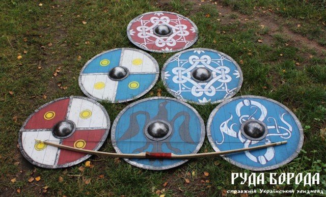 Лучанин розповів про тонкощі виготовлення автентичних шаманських бубнів. ФОТО