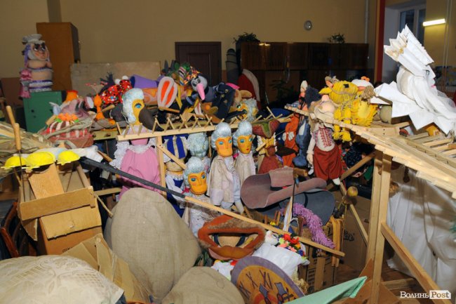 За лаштунками театру ляльок у Луцьку