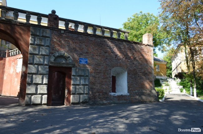 Замок божевілля і Невідомий №3: життя за стінами олицької психлікарні