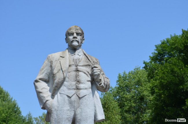 Останній в Україні пам‘ятник Леніну стоїть у Чорнобилі