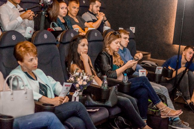 ЦИТАТНИК Олени Палагути: Я не проводила вихідні вдома, не пекла пирогів і «Наполеон»