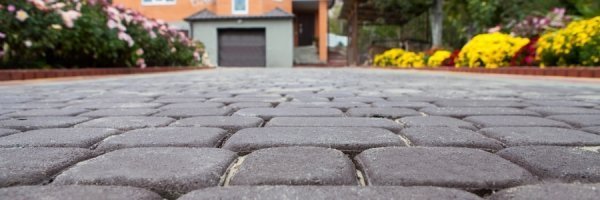 Бруківка в Луцьку: де купувати і чому*