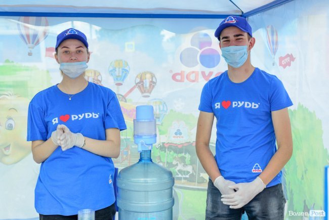 Морозива багато не буває: у Луцьку влаштували грандіозне свято найсмачніших солодощів та найяскравіших емоцій. ФОТО*