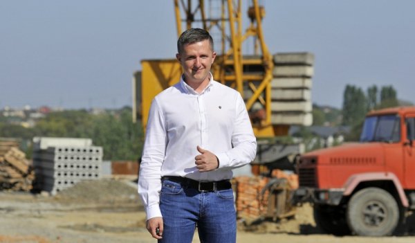 Андрій Разумовський на будівельному майданчику ЖК Юпітер