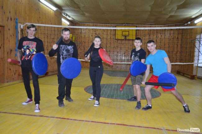 Прихильники доблесті і сталевих мечів: як тренуються і чим «живуть» луцькі лицарі