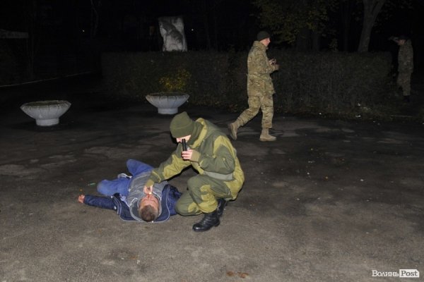 «Нічна варта»: розбиті вітрини, п‘яний «беркут» та порізані дівчата