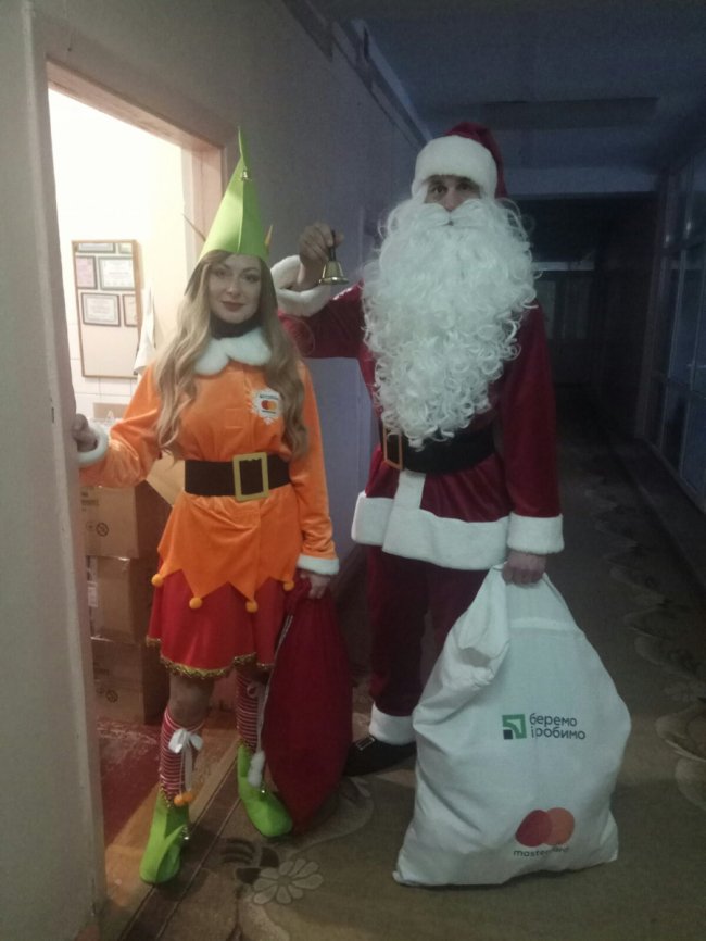 Маленькі пацієнти обласної лікарні Волині не залишилися без новорічного дива*