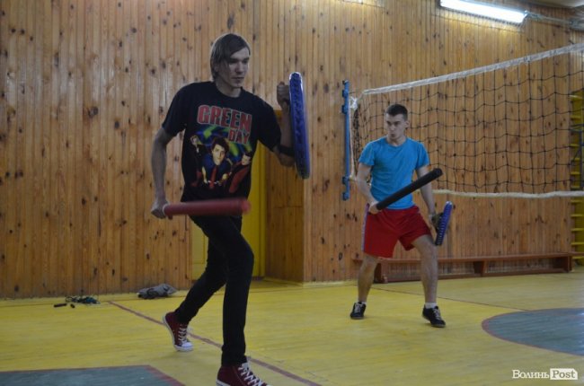 Прихильники доблесті і сталевих мечів: як тренуються і чим «живуть» луцькі лицарі