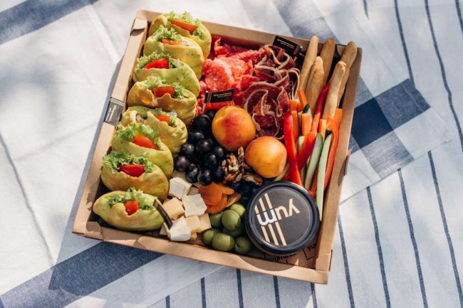 Обережно, дуже смачно: у Луцьку відкрився сервіс доставки закусок. ФОТО*