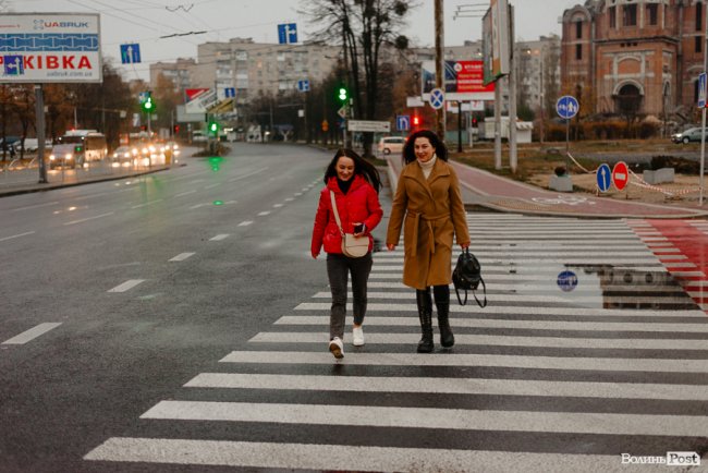 На «своїх двох»: речниця прокуратури 2 роки не їздить Луцьком ні маршрутками, ні тролейбусами