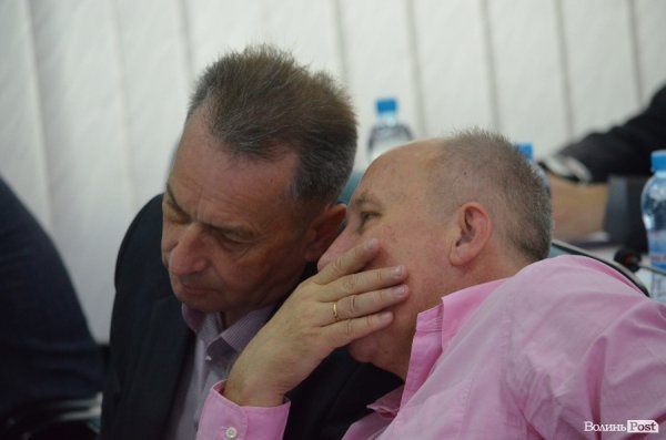 Дорогі й не дуже депутати місцевих рад