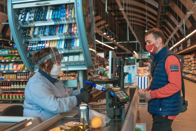 Аби зупинити коронавірус, «АТБ» закликає носити маски та дотримуватися соціальної дистанції*