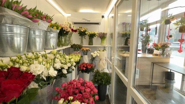 Історія лучанки, яка змінила банківську справу на квіти