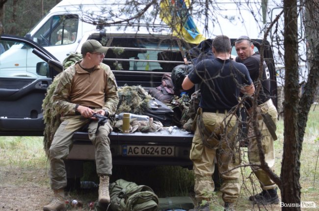 Патріоти краю і країни: як у лісах Волині тренуються загони тероборони