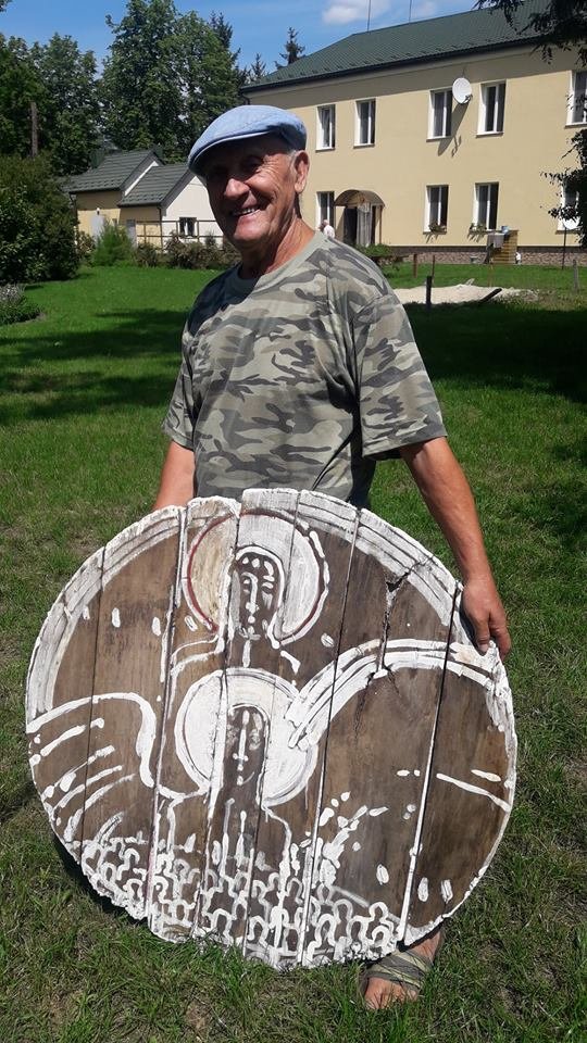 «Знаки часу»: як створюють незвичні ікони на Волині