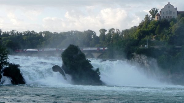 Водоспад Шаффхаузен. Рейн, Швейцарія