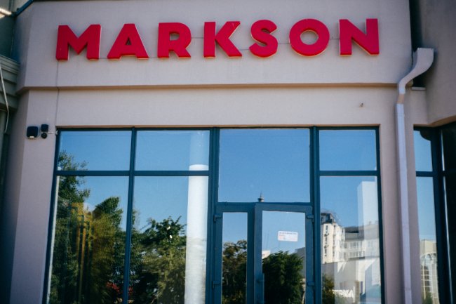 Кухні та офісні меблі у Луцьку: на що звертати увагу, щоб не пошкодувати