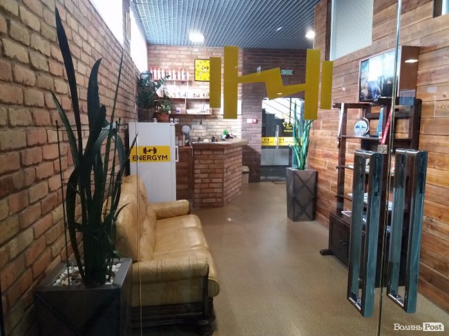 Ресепшн (вигляд із залу)