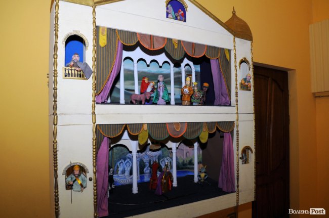За лаштунками театру ляльок у Луцьку