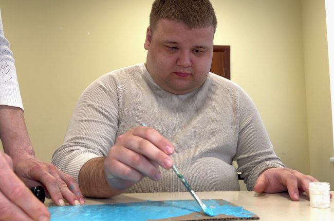 «Не існує пігулок»: історія лучанина з важкою формою аутизму