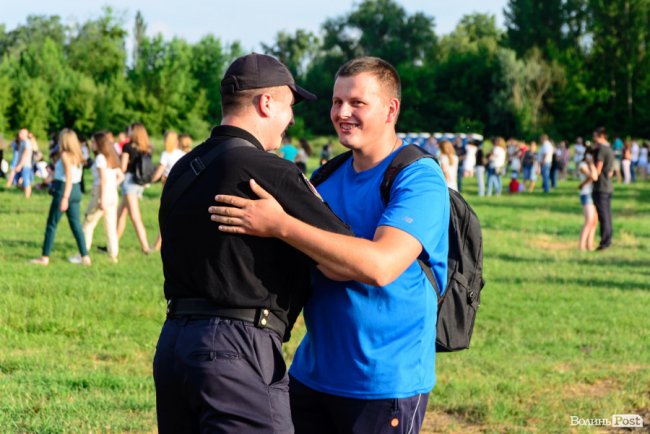 Андрій Крутень та його одногрупник, якого випадково зустрів на іподромі