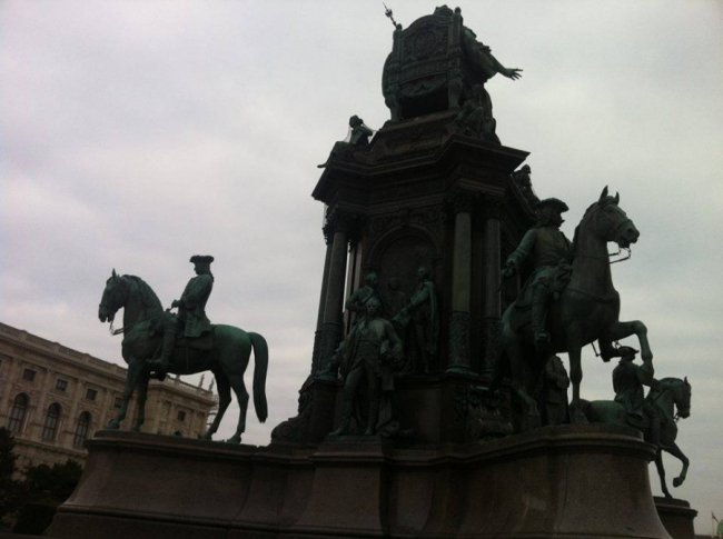 «Нотатки мандрівниці» Маї Голуб: Відень – місто балів, палаців, смачних шніцелів і кебабів