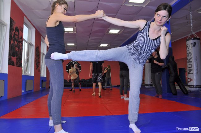 «ЛедіЛегіон»: тренування для ніг