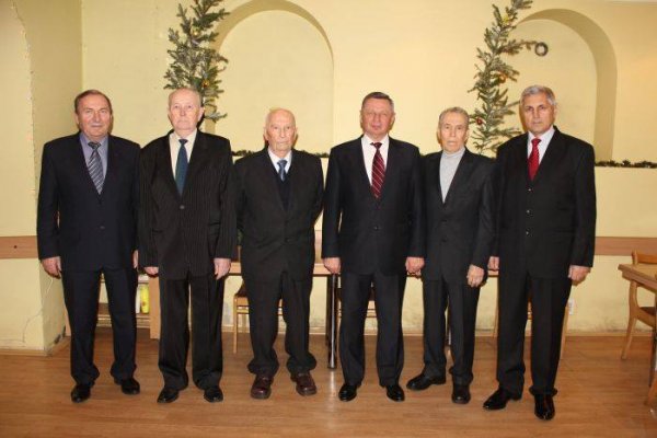 Антон Кривицький з колишніми мерами Луцька та чинним Миколою Романюком