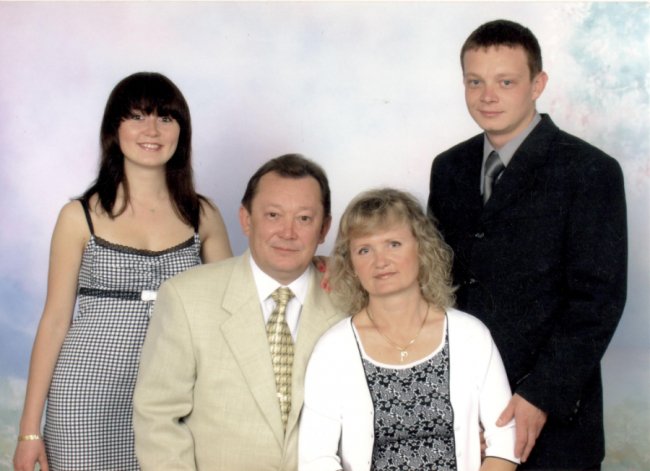 Микола Матрунчик з дружиною Тетяною, сином Дмитром та дочкою Ольгою