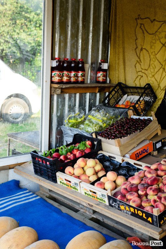 Про кавуновий бізнес і Україну: розмова з луцьким продавцем «смугастиків» із нотками азербайджанського акценту