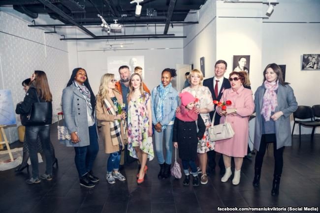 Онкохвора лучанка-благодійниця розповіла, як мистецтво рятує життя