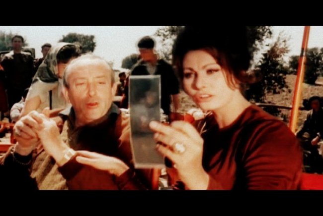 Михайло Вашинський із Софі Лорен. Кадр із фільму «Принц і діббук» 