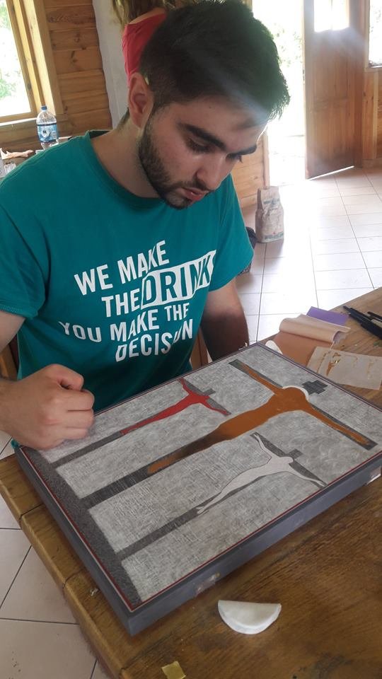 «Знаки часу»: як створюють незвичні ікони на Волині