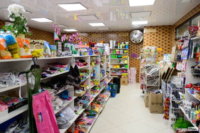 Весь товар по 20 гривень: в чому секрет мережі таких магазинів у Луцьку 