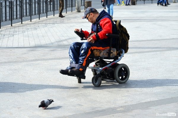 Місто перешкод: у які заклади Луцька можна потрапити на візку?