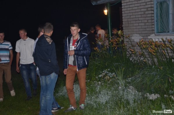 Танці, бійки, кавалери… Як святкують День Молоді у волинській глибинці. ФОТО