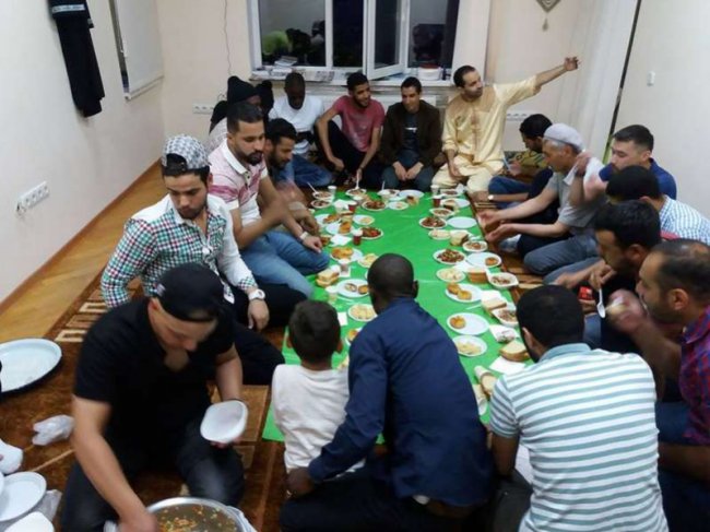 Отримують продукти поштою і не купують парфуми: тонкощі життя луцьких мусульман