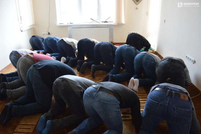 Отримують продукти поштою і не купують парфуми: тонкощі життя луцьких мусульман