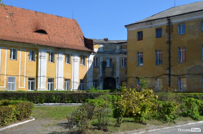 Замок божевілля і Невідомий №3: життя за стінами олицької психлікарні